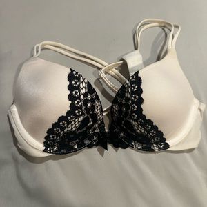 Victoria’s Secret very sexy push up bra 32A